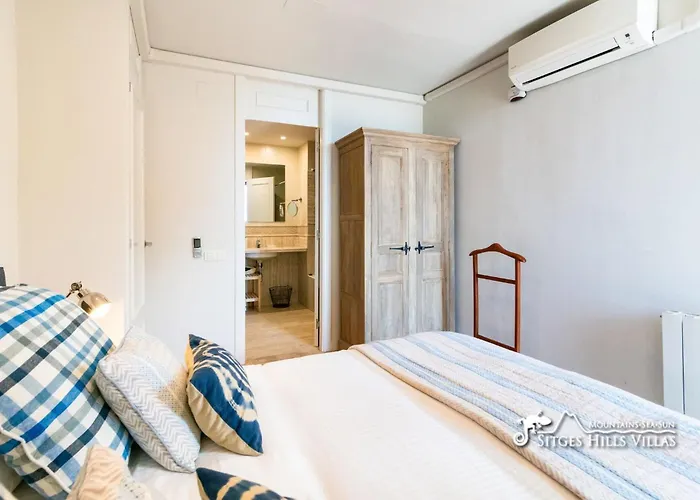 Dumas With Amazing Sea Views, Ac And Private Pool Vila *