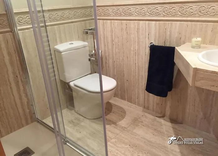 Dumas With Amazing Sea Views, Ac And Private Pool Vila